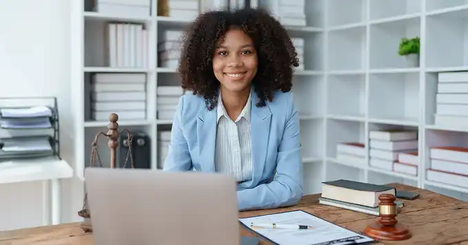 INSCRÍBETE A LA <strong>ESPECIALIZACIÓN EN DERECHO ADMINISTRATIVO</strong>